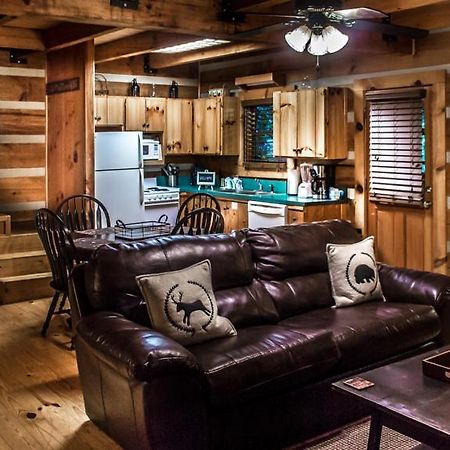 Hatfield Hideaway Pigeon Forge Εξωτερικό φωτογραφία